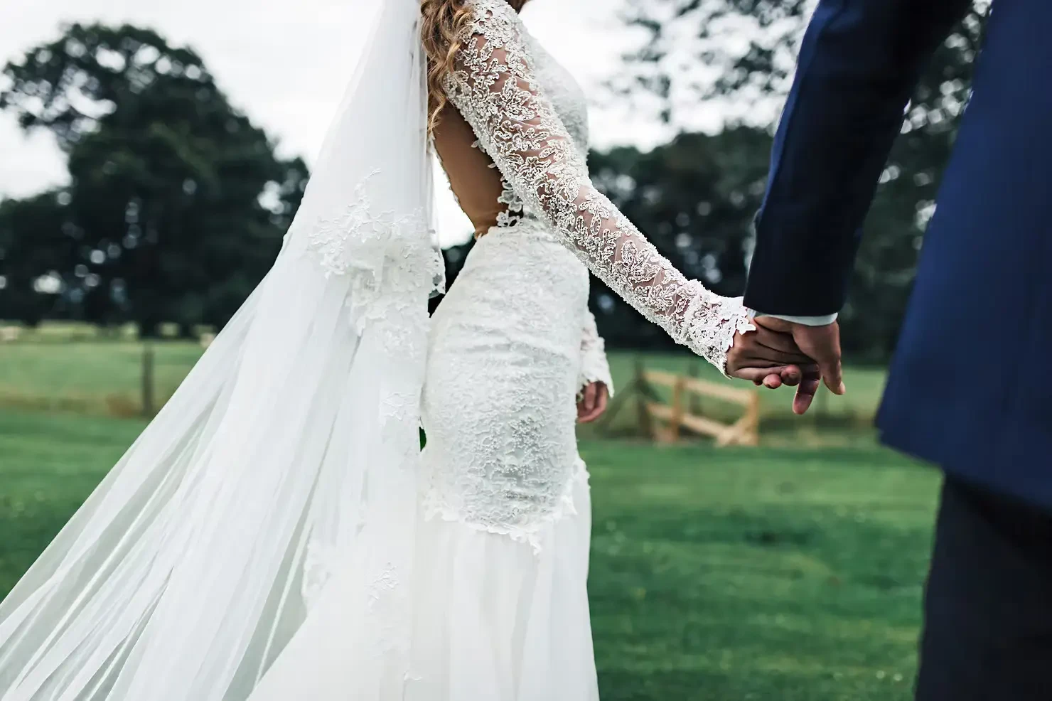 HOW TO CHOOSE THE PERFECT WEDDING DRESS FOR YOUR BODY TYPE Image